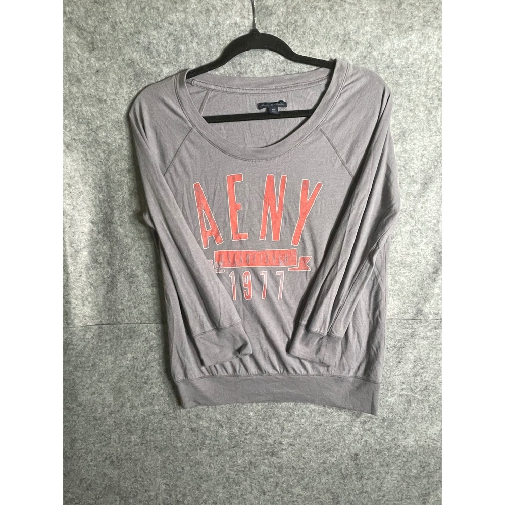 American Eagle AENY 1977 Graphic Top Grey Long Sleeve Scoop Neck Medium - Picture 3 of 10